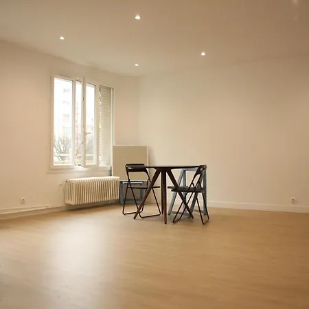 Renew Spacious & Quiet Apartmán *